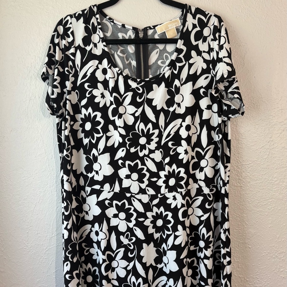 Michael Kors Monochrome Floral Dress.   #8